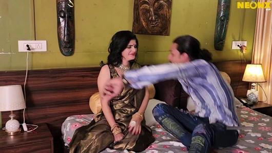 Devar ji ile büyük memeli yenge sert seks tam gece desi seks