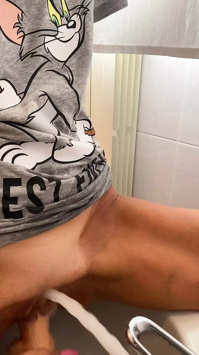 Bidet Hotel'in banyosunda mastürbasyon