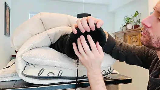 Ceo'nun müstehcen seksi ayakları eski çalışanı tarafından acımasızca gıdıklıyor (bölüm 1) ön izleme