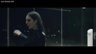 Açıklama - mıknatıslar ft. lorde (lateks müzik videosu)