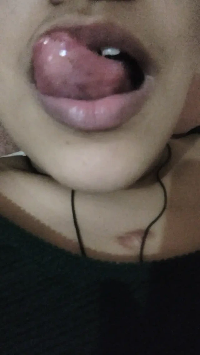 Desi bhabhi ke desi boobs milk bite bhabhi