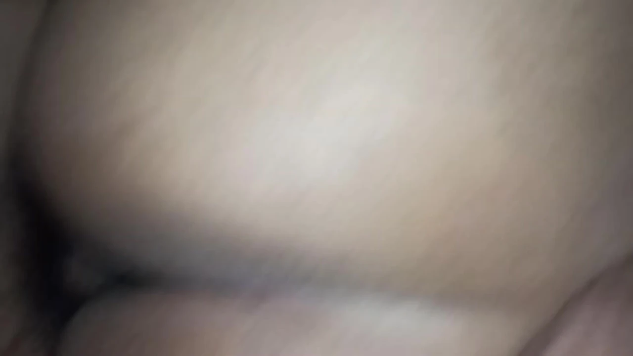 Tombul götlü evli kadın