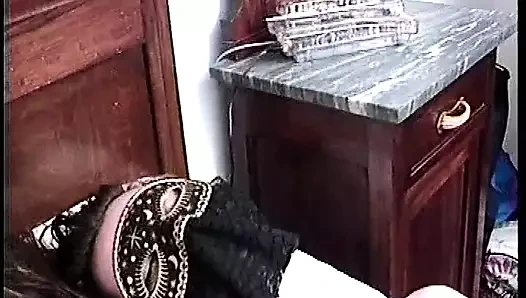 İtalyan maskeli kadın her zaman becerdin alır