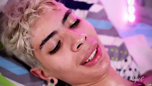 azgın ince latino twink mastürbasyon onun büyük horoz ile yağ kadar o serbest bırakır bir büyük kalın cum yük içinde ağır çekim