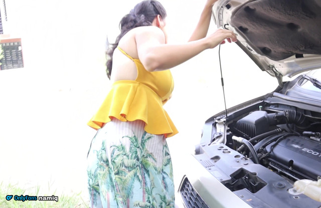 mechanic fucks married woman stranded in the middle of nowhere