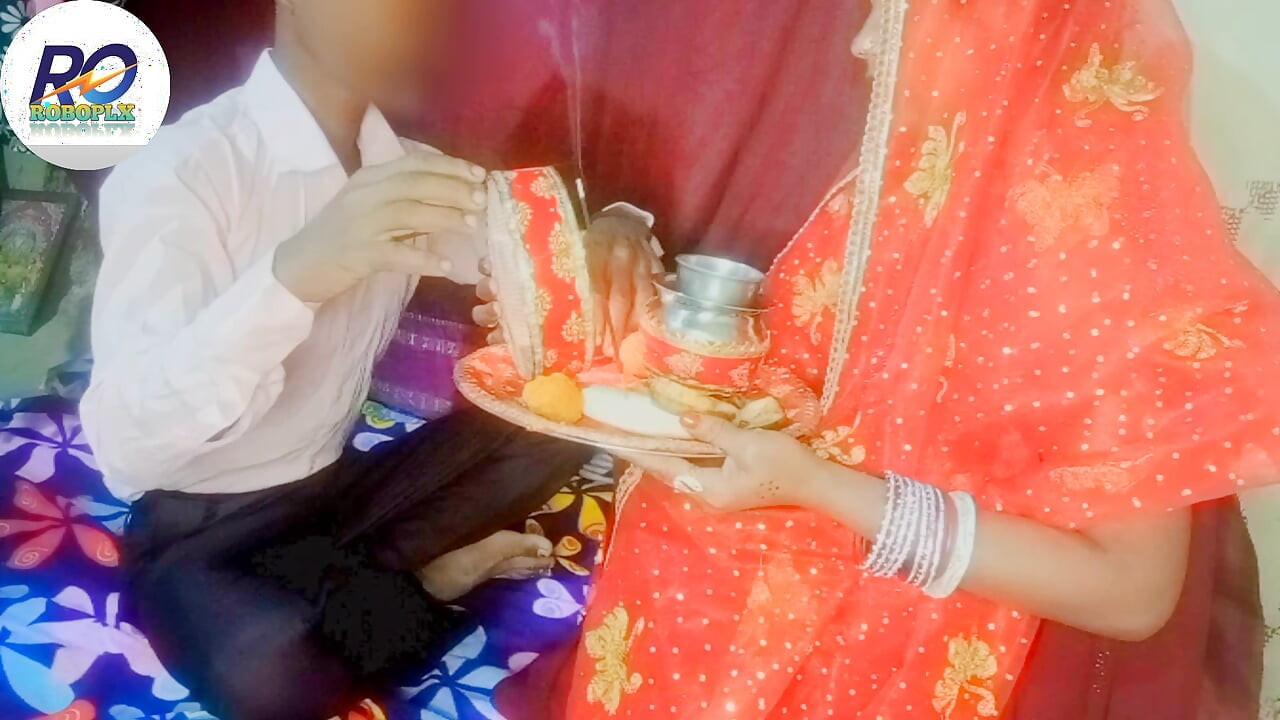 Hintli desi köyünün karı koca karva chauth'un hayırlı vesilesiyle balayını kutladı.