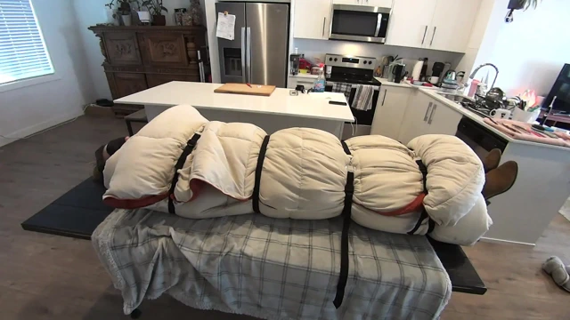 Ceo'nun müstehcen seksi ayakları eski çalışanı tarafından acımasızca gıdıklıyor (bölüm 1) ön izleme