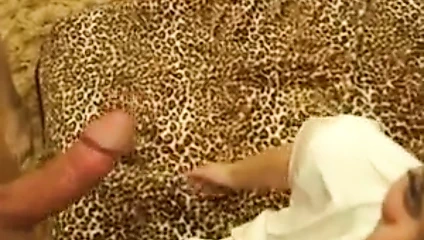 Çok arasında büyük erkekler boşalmak içine bir gençler ağzı