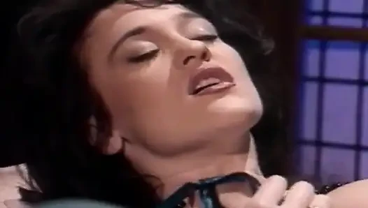 Özel Fransız genç kız amatör kasette sevgilisinin yarağını memnun ediyor