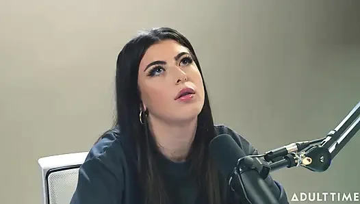 Gal ritchie: spiegler kız ve hentai sevgilisi | Adult Time Podcast