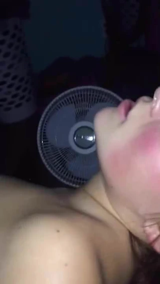 Kız arkadaş sert sikişiyor