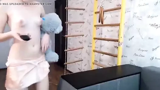 Lovense gür 2 ile kabarık meme kız