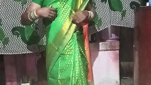 Deshi Madhuri bhabhi crasdreshing