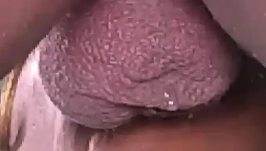 Yarak emen fahişe Lisa Rivera küçük yarağı yalıyor ve yüzüne büyük boşalma