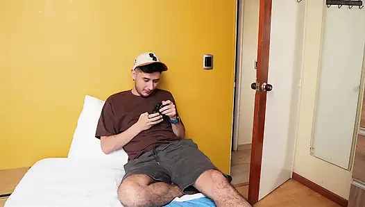 Üvey Kiz Kardeşimin Sikmiş Ve Islak Vajinasi Fark Edilme Riskini Alarak Dileğimi Gerçekleştiriyorum