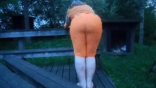 ORANGE BLOSSOM PAWG OUTDOOR WORKOUT THICK LEGGS WIDE ASS OUT