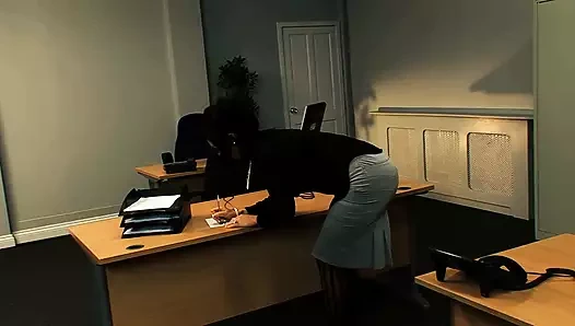 Kerry Louise masanın üzerinde eğiliyor ve amını patrona siktiriyor