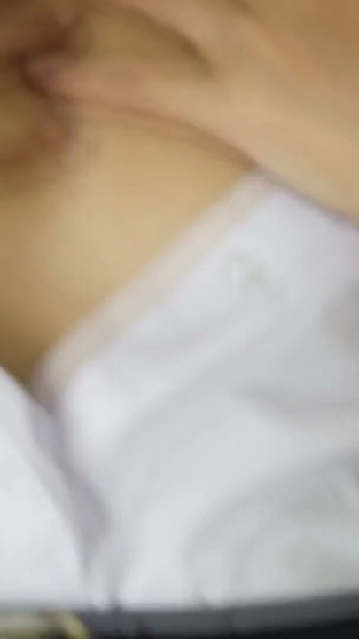 Tay genç 18+ öğrenci kötü öğretmenle sikikleri ve eteğine boşalmak alır | Klip 1