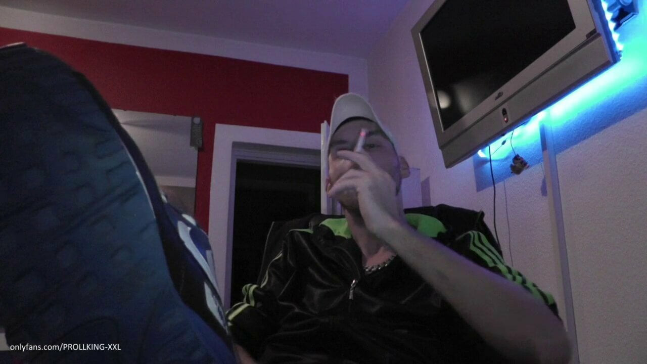 Jerk Off my Big German Cock