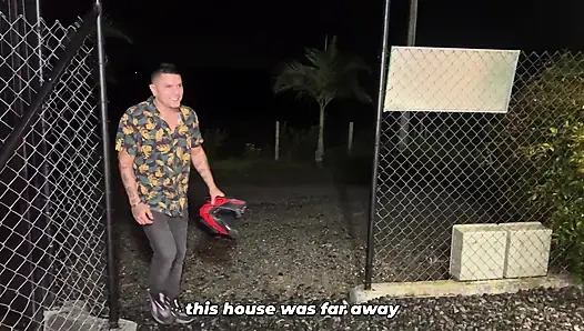 İri göğüslü esmer orta yaşlı seksi kadın yıllar aradan sonra en iyi arkadaşıyla seks yapıyor - dönüşümüne bayılıyorum!