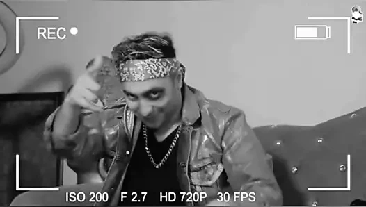 Tiktok star aizaygalmani tuvalet mein kiya karti hai