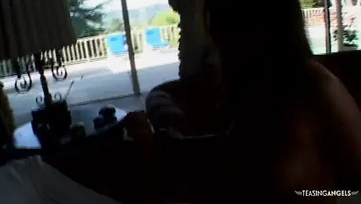 Birey, alıcının ağız boşluğuna boşalma sırasında daha yüksek bir seslendirme seviyesi sergiledi