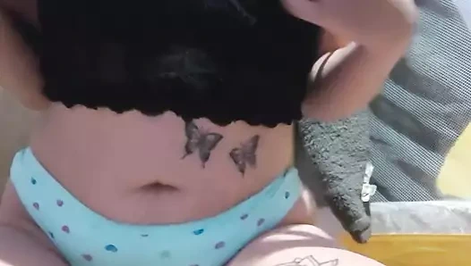 Emma lezzetli dildosuyla penisini sokmana hazır fışkırtıyor