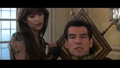 Elektra kral işkence sahnesi dünyaya yetmez 199