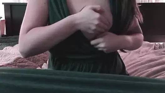 Christine - süt göğüsler ile oynamak