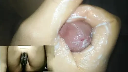 Evli kadın kocası için mastürbasyon yapıyor