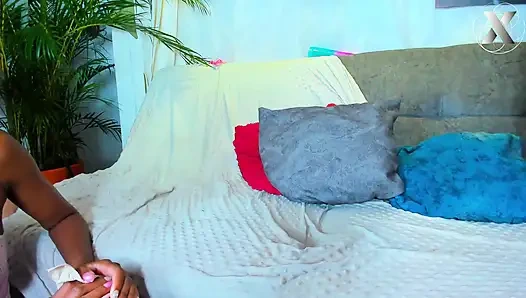 Şişmiş klitorislerde 69 aşırı dil düellosu - önce kim koşuyor