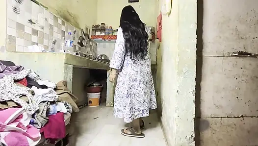 Evli kadın seks istediğinde mutfakta sert sikişiyor!