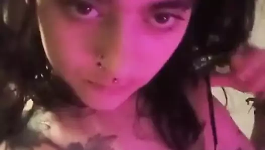 Dövmeli ateşli İspanyol dreadhead ateşli evli kadın kendini filme alıyor