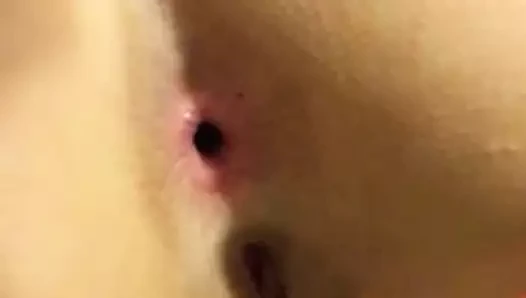 How she opening asshole