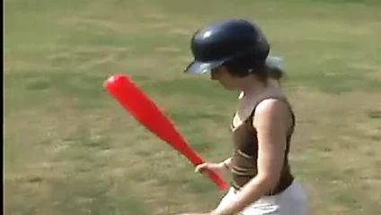 Petite 18yo genç pisi yumuşak top oynuyor