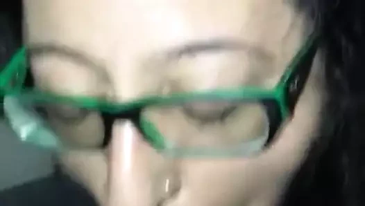 Sürtük gags üzerinde yük ama tutar emme