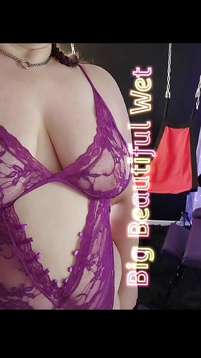 Bbw yumuşak göbek oyun için orgazm