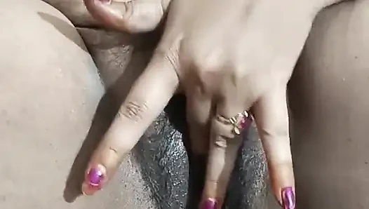 Hintli güzel Telugu teyze sari ateşli romantizm amcığı domaltarak sikiyor