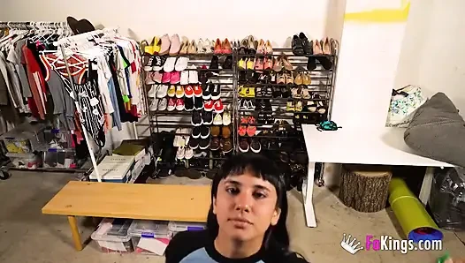 Minyon ama deneyimli Arjantinli bebek harika bir video için çalışanlarının yarağına biniyor