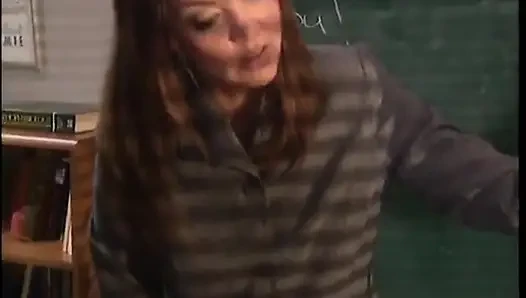 Harika sarışın orta yaşlı seksi kadın lavman alıyor
