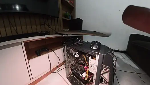 Evli kadın kocası uzaktayken evli koçu baştan çıkarıyor