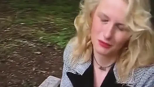 Bu Alman sarışın kızın ilk oyuncu seçmelerinde özel zamanlarını izle