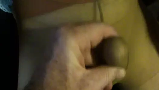 Schwanz in der Strumpfhose massiert