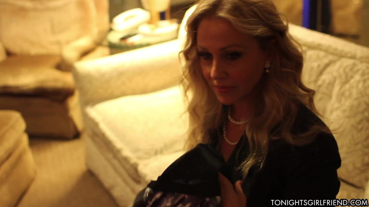 Julia ann the ünlü milf olduğunu ayrıca bu gece kız arkadaş