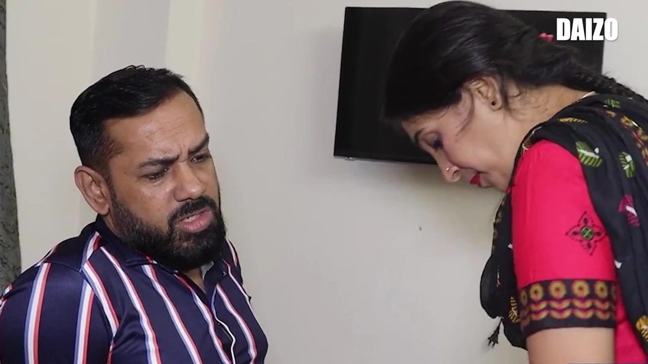 Dost k Biwi Ko Ghar me aakele me CHod diya--Real Video Footage