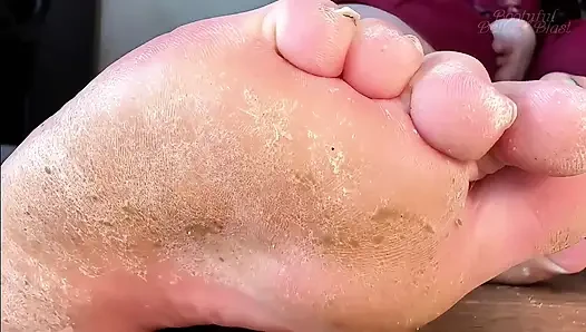 Toe jam büyük ayakları azdırıyor, kokmuş tabanlar ve döl geri sayım ayakları joi bella blast