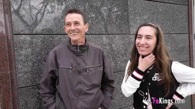 Carolina Lorca şimdiden 19 yaşında ve 2 yarakla derin bir sondaj istiyor!