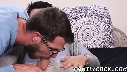 gay üvey uyanır yukarı twink için bazı eyersiz ve anal