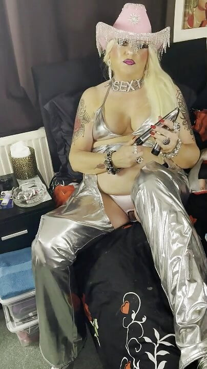 Shirley cowgirl sürtük