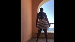 Siyah çizme sallanıyor !!!!